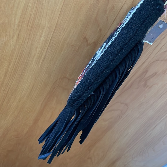 NWT Leather Suede Woven Crossbody Bag Leather Fringes Adjustable Strap Western - Picture 9 of 9